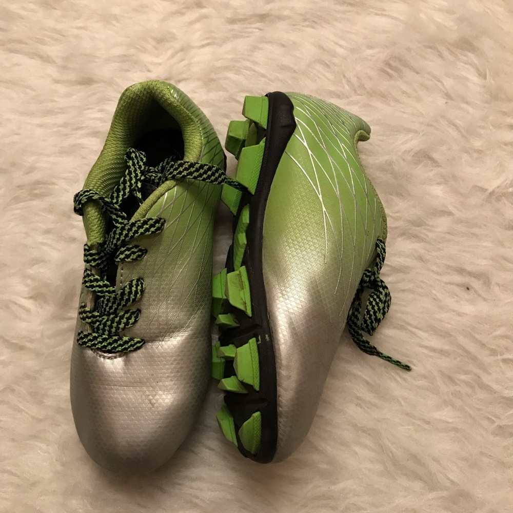 DSG Youth Ocala Cleat Green Size 9
